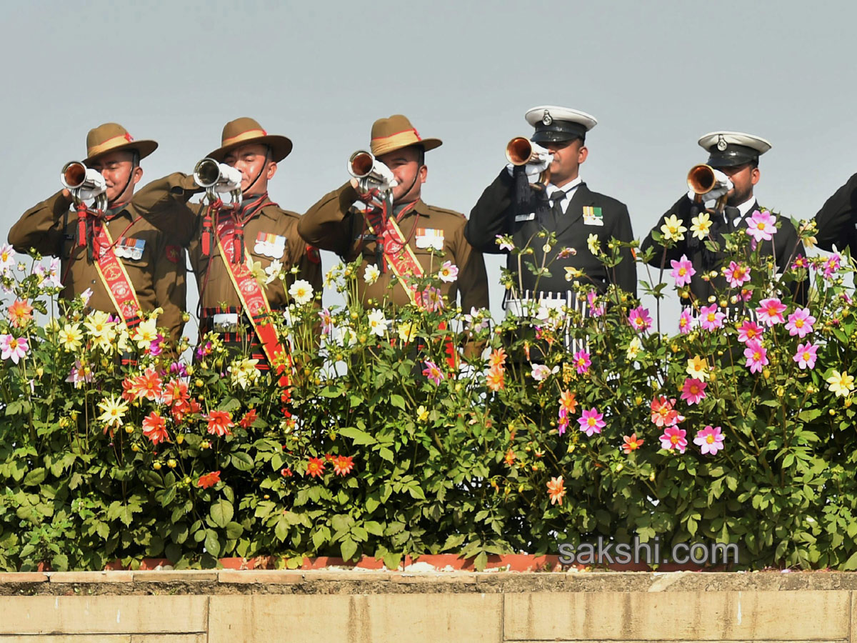 Mahatma Gandhi on his 70th death anniversary in New Delhi - Sakshi6