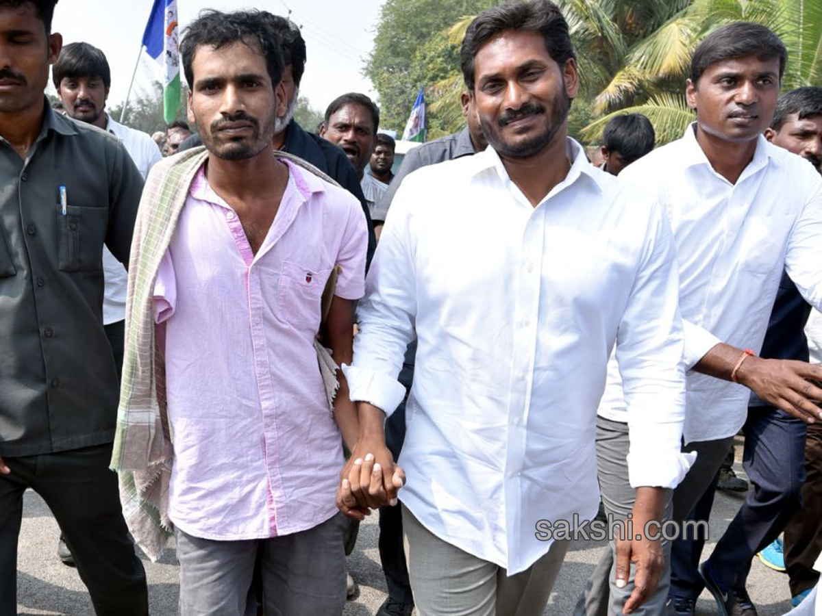 YS Jagan Day 52 Of PrajaSankalpaYatra - Sakshi11
