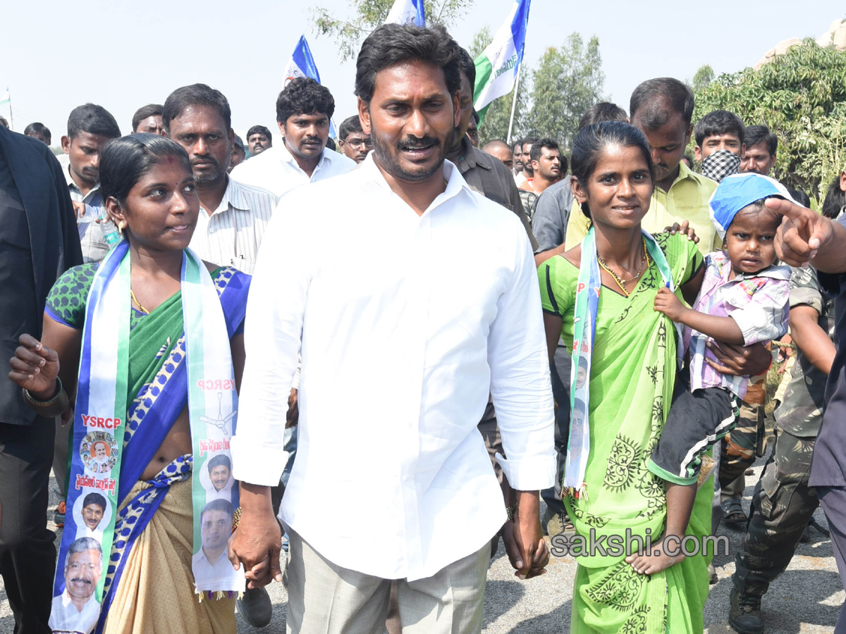 YS Jagan Day 52 Of PrajaSankalpaYatra - Sakshi22