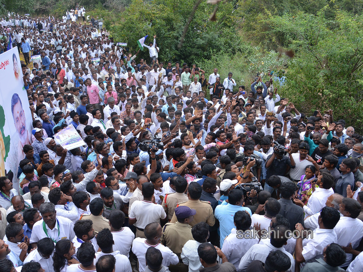 YS Jagan Day 52 Of PrajaSankalpaYatra - Sakshi25