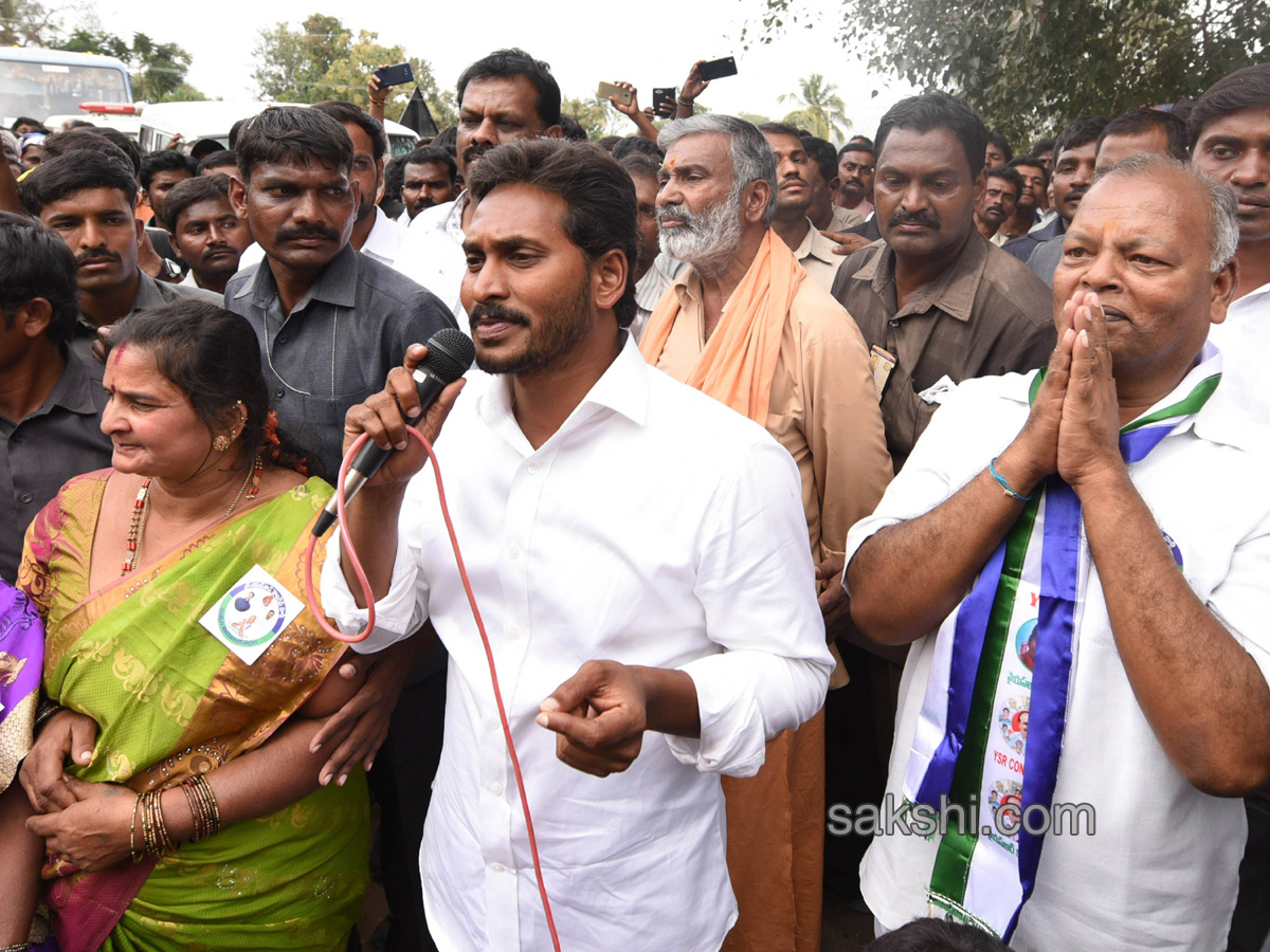 YS Jagan Day 52 Of PrajaSankalpaYatra - Sakshi30