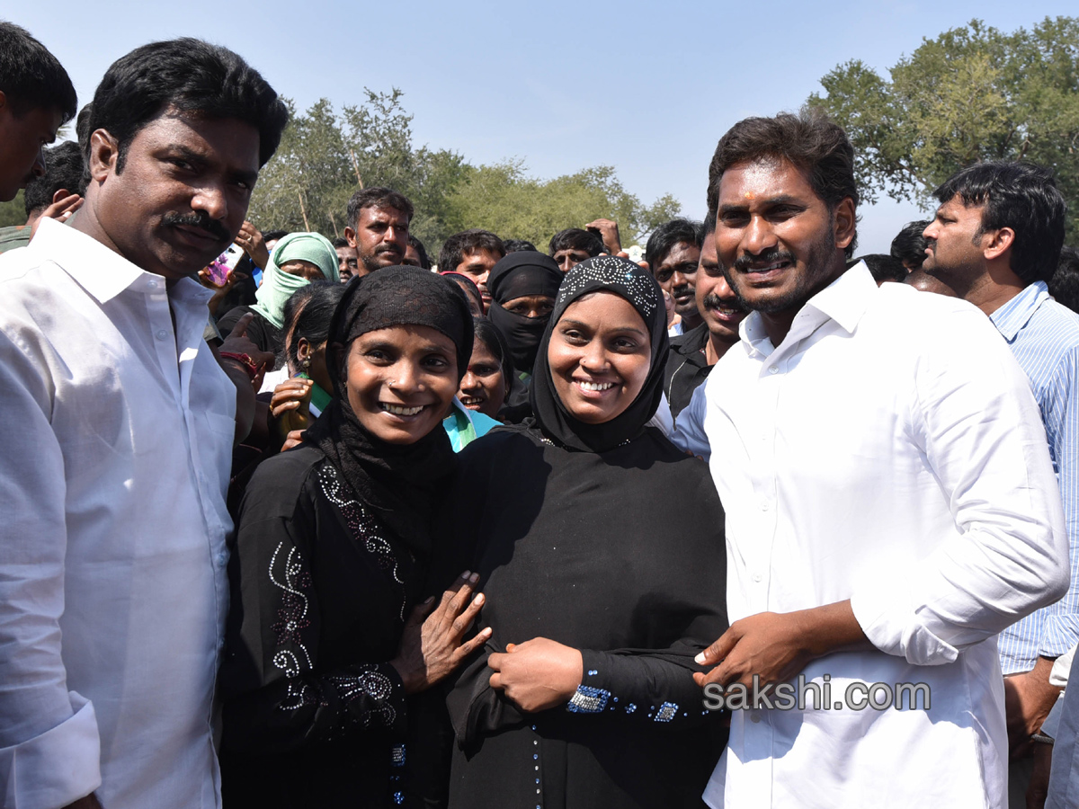 ys jagan 56th day prajasankalpayatra - Sakshi17