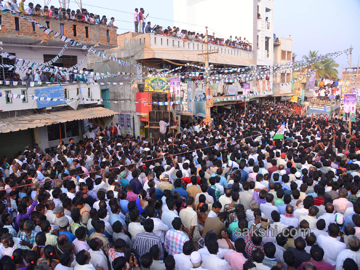 ys jagan 56th day prajasankalpayatra - Sakshi19