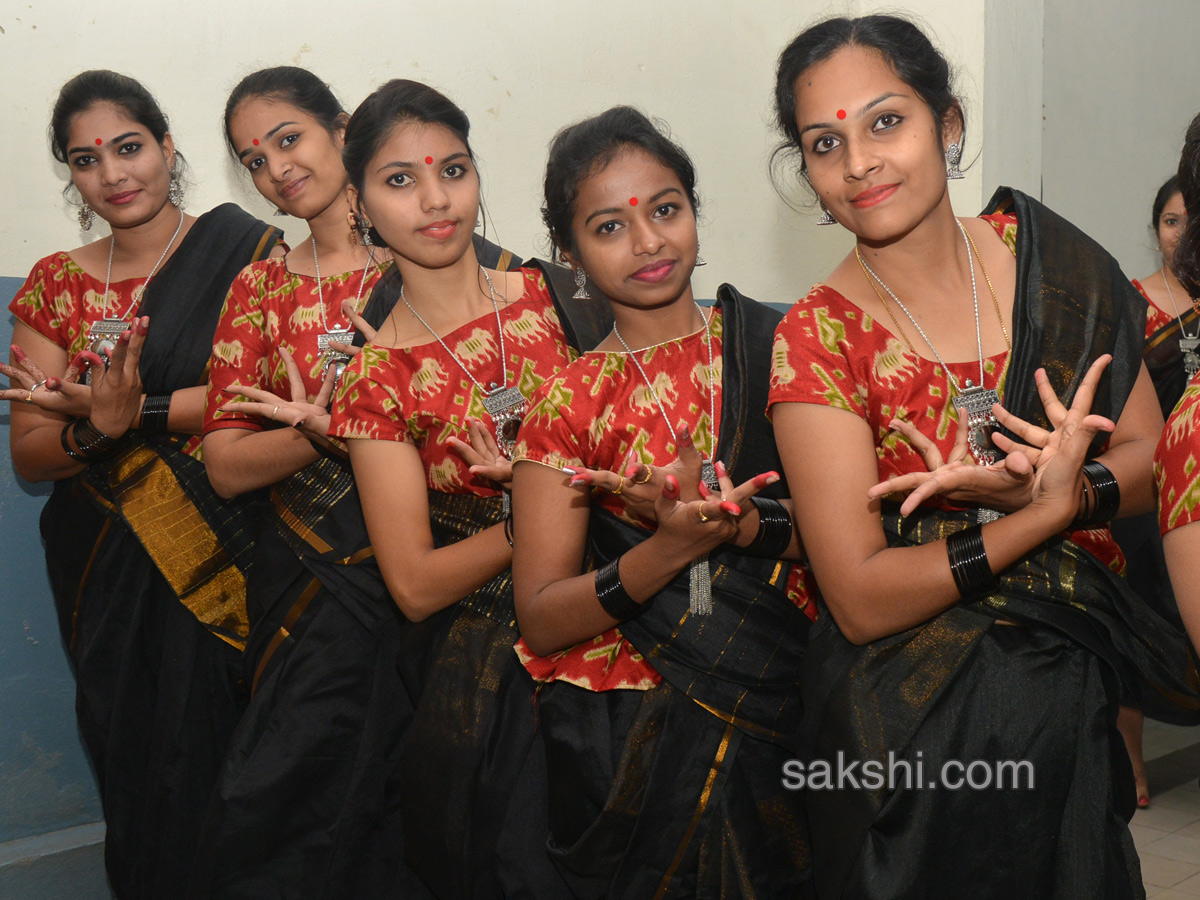 village fashion style - Sakshi16