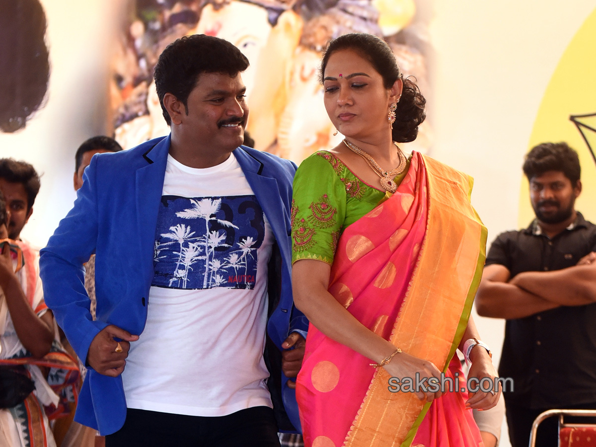 Kajal Aggarwal Visits Vijayawada Lays Foundation Stone For Showroom - Sakshi12