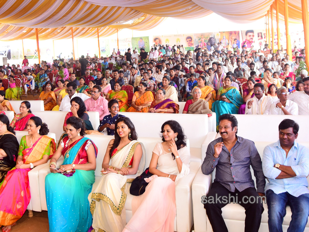 Kajal Aggarwal Visits Vijayawada Lays Foundation Stone For Showroom - Sakshi15