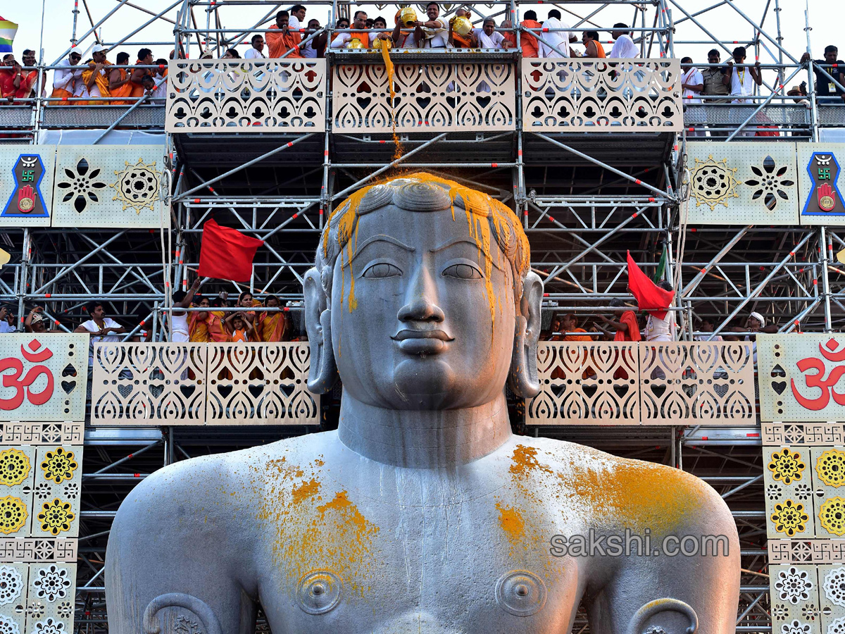 Mahamastakabhisheka of Lord Bahubali at Shravanabelagola - Sakshi1