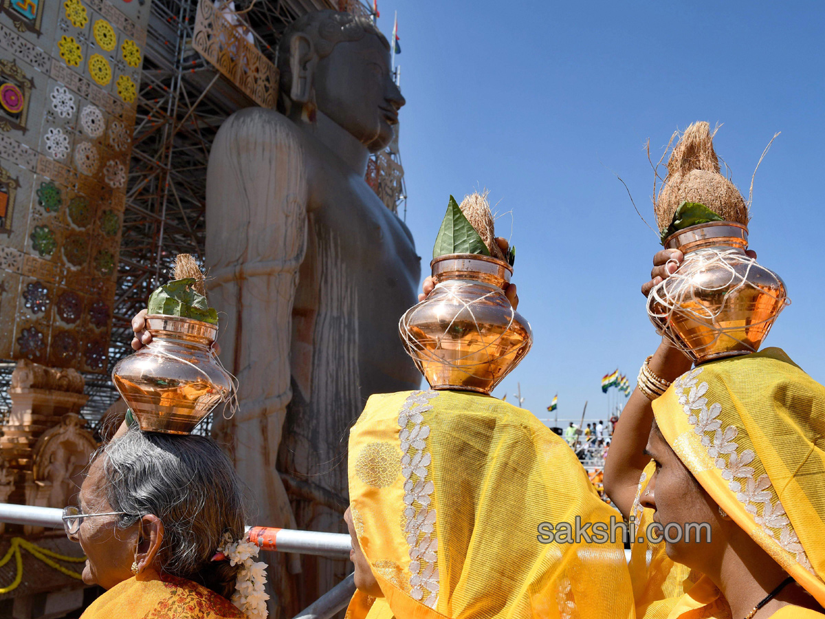Mahamastakabhisheka of Lord Bahubali at Shravanabelagola - Sakshi12