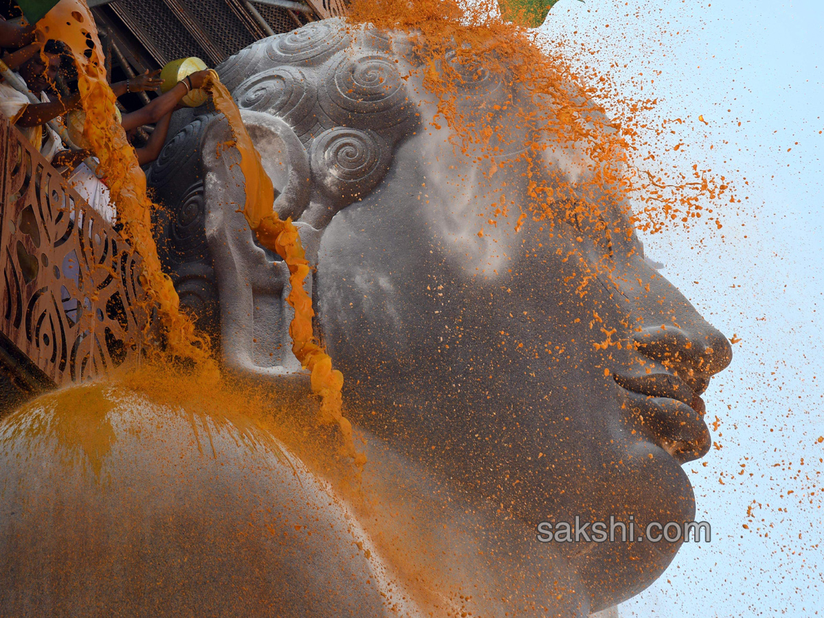 Mahamastakabhisheka of Lord Bahubali at Shravanabelagola - Sakshi13