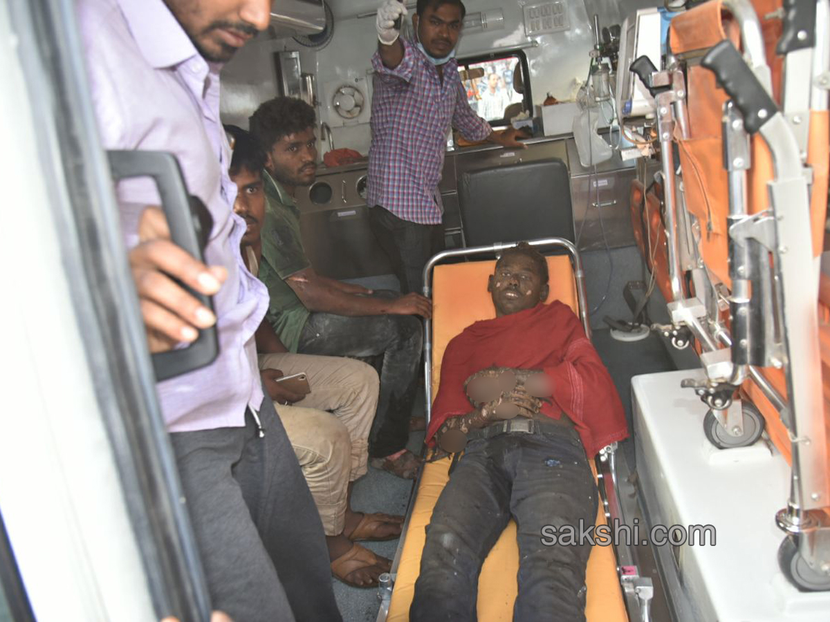 fire accident chemical godown - Sakshi6