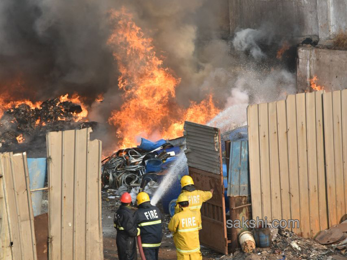fire accident chemical godown - Sakshi7