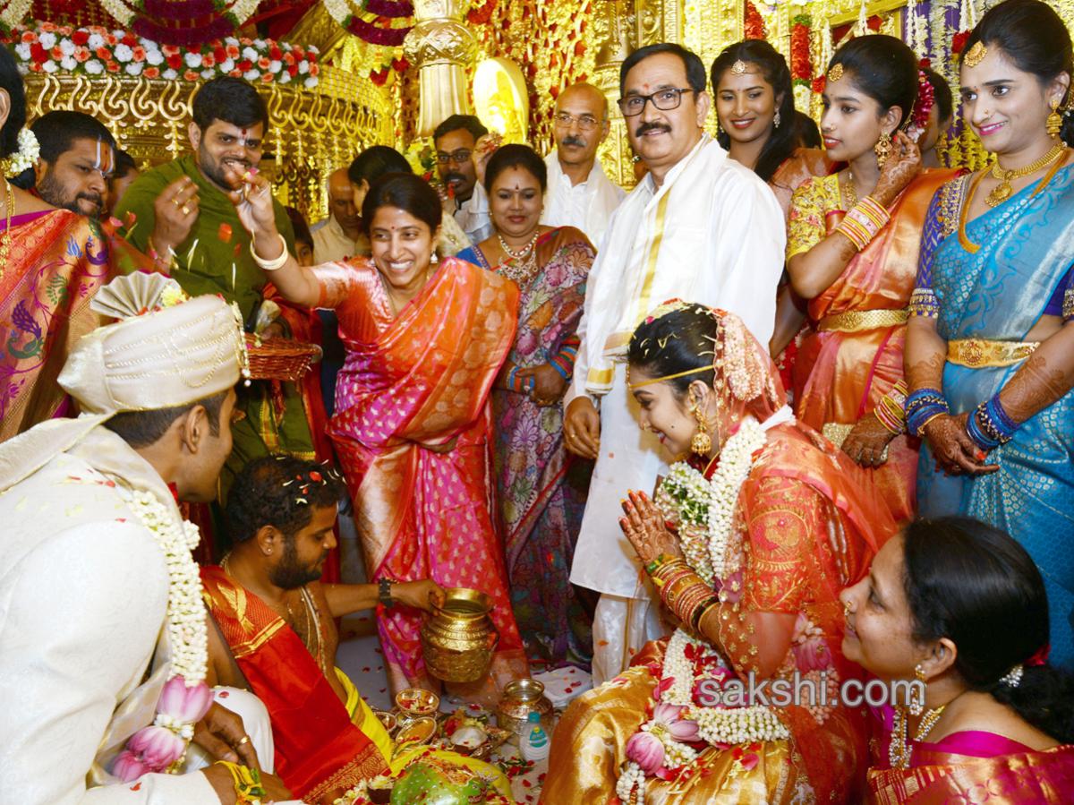 ys bharathi reddy attend bharathi cement director daughter marriage - Sakshi2