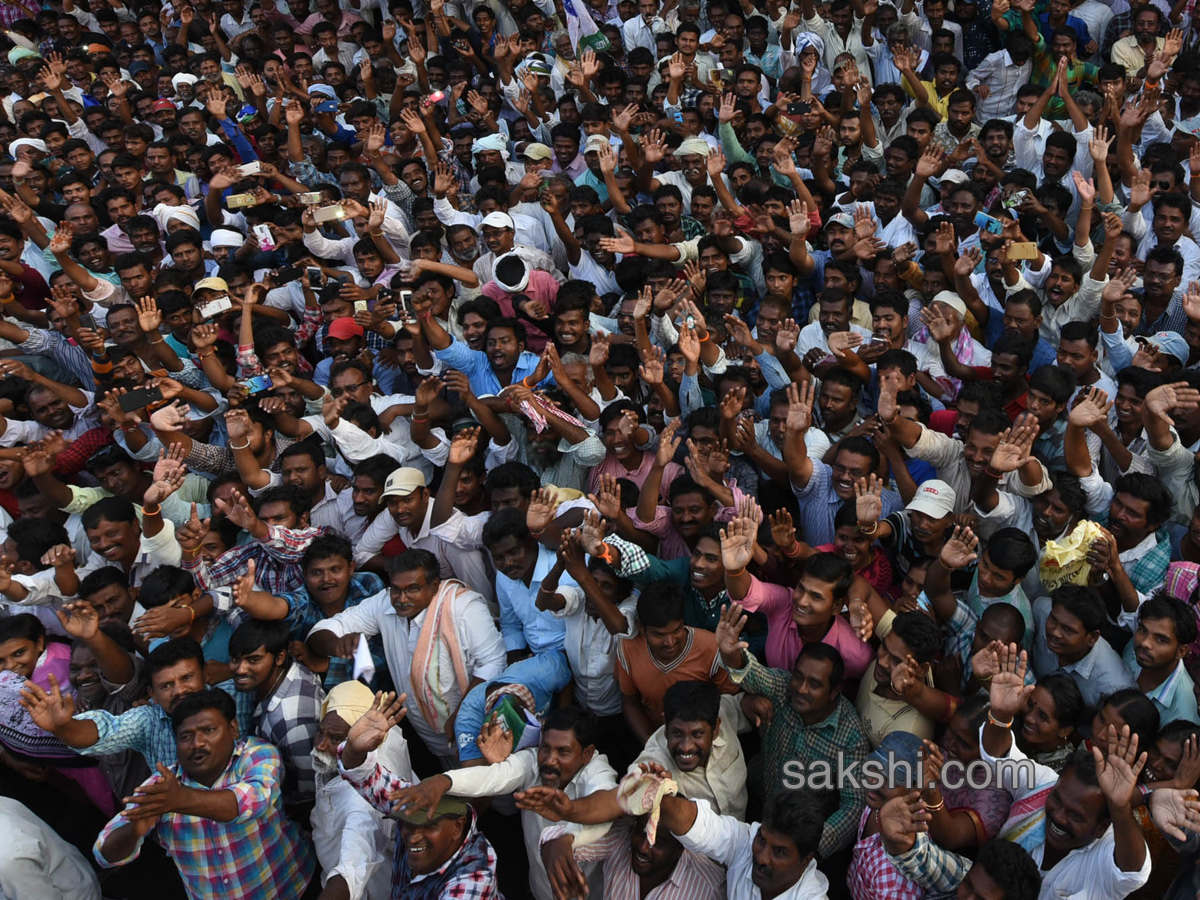 YS Jagan PrajaSankalpaYatra Day 100 Ends - Sakshi10
