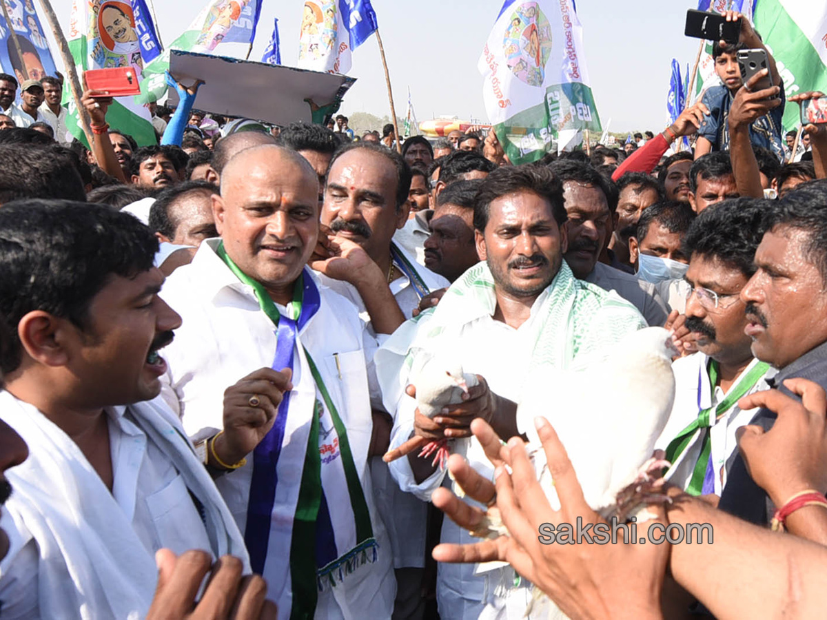 YS Jagan PrajaSankalpaYatra Day 100 Ends - Sakshi15