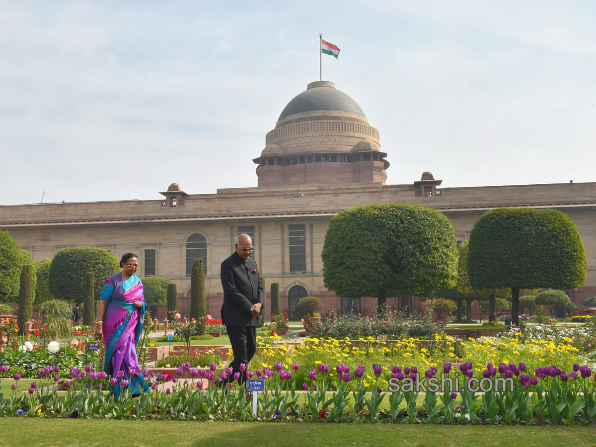 Mughal Gardens at Rashtrapati Bhavan in New Delhi - Sakshi1