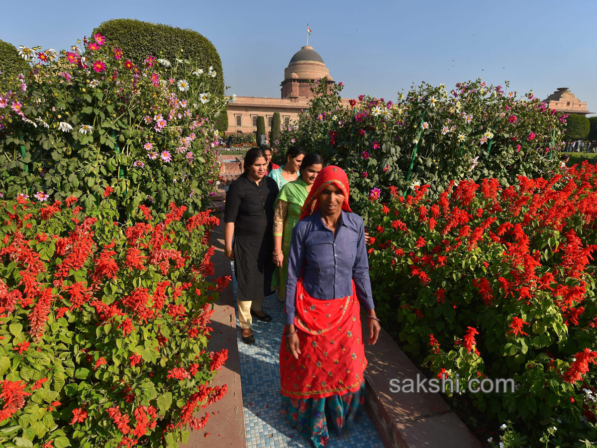 Mughal Gardens at Rashtrapati Bhavan in New Delhi - Sakshi5