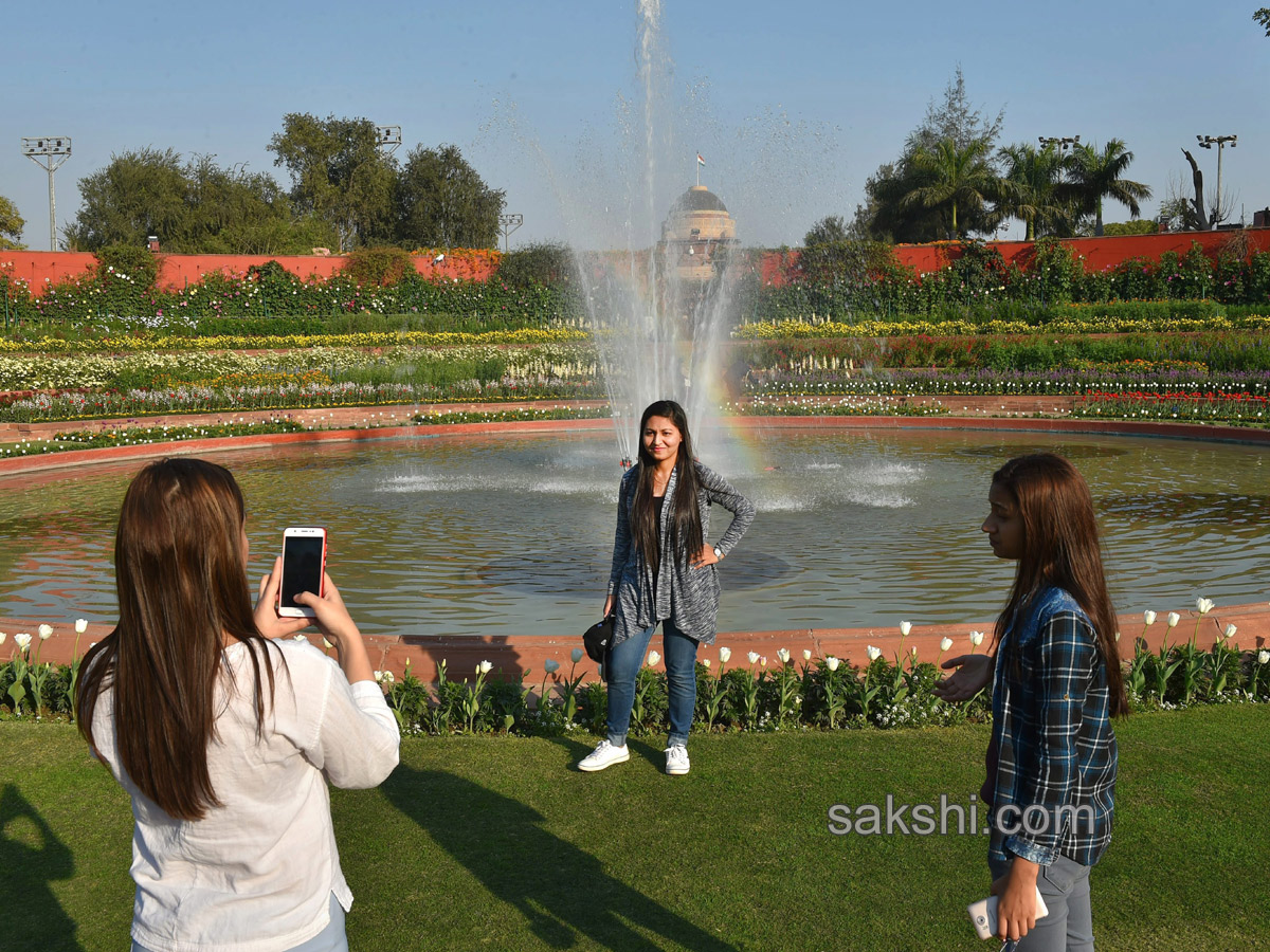 Mughal Gardens at Rashtrapati Bhavan in New Delhi - Sakshi8