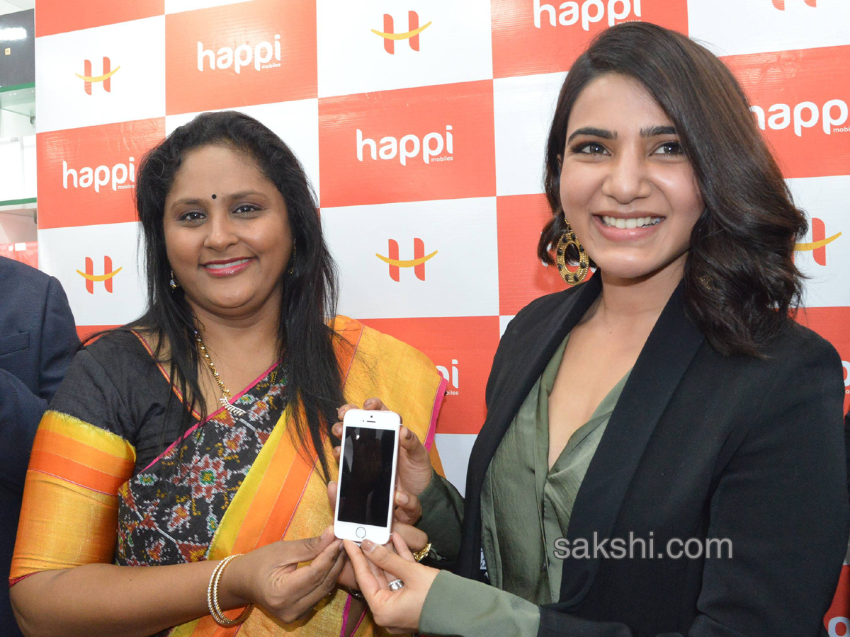 Happi mobile showroom launched by Samantha in anantapur - Sakshi10