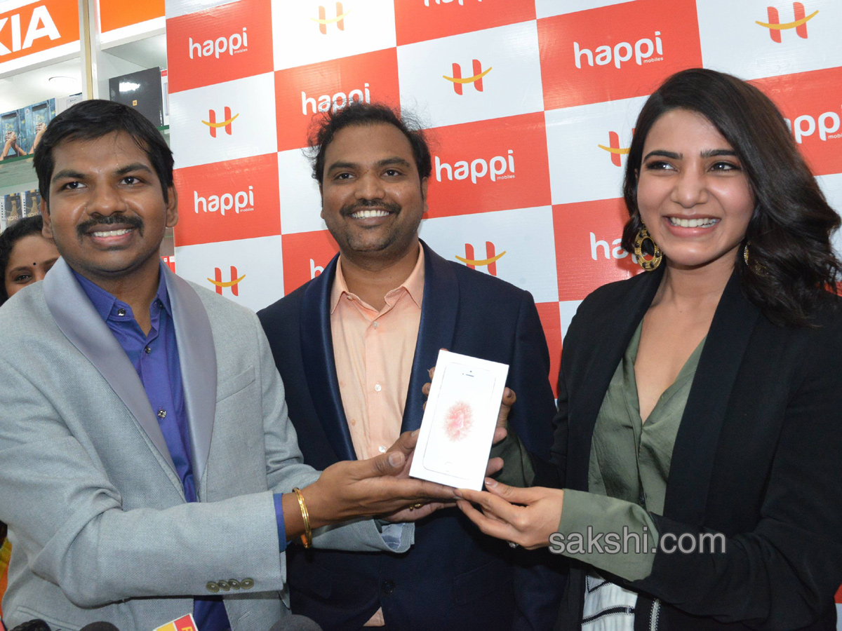 Happi mobile showroom launched by Samantha in anantapur - Sakshi13