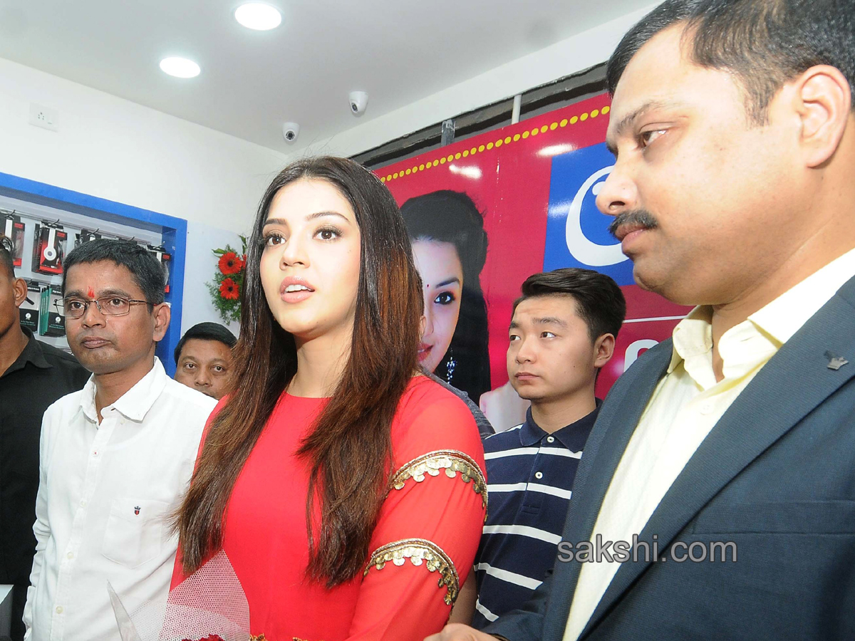 Mehreen Pirzada Openn Cellpoint In ananthapur - Sakshi7
