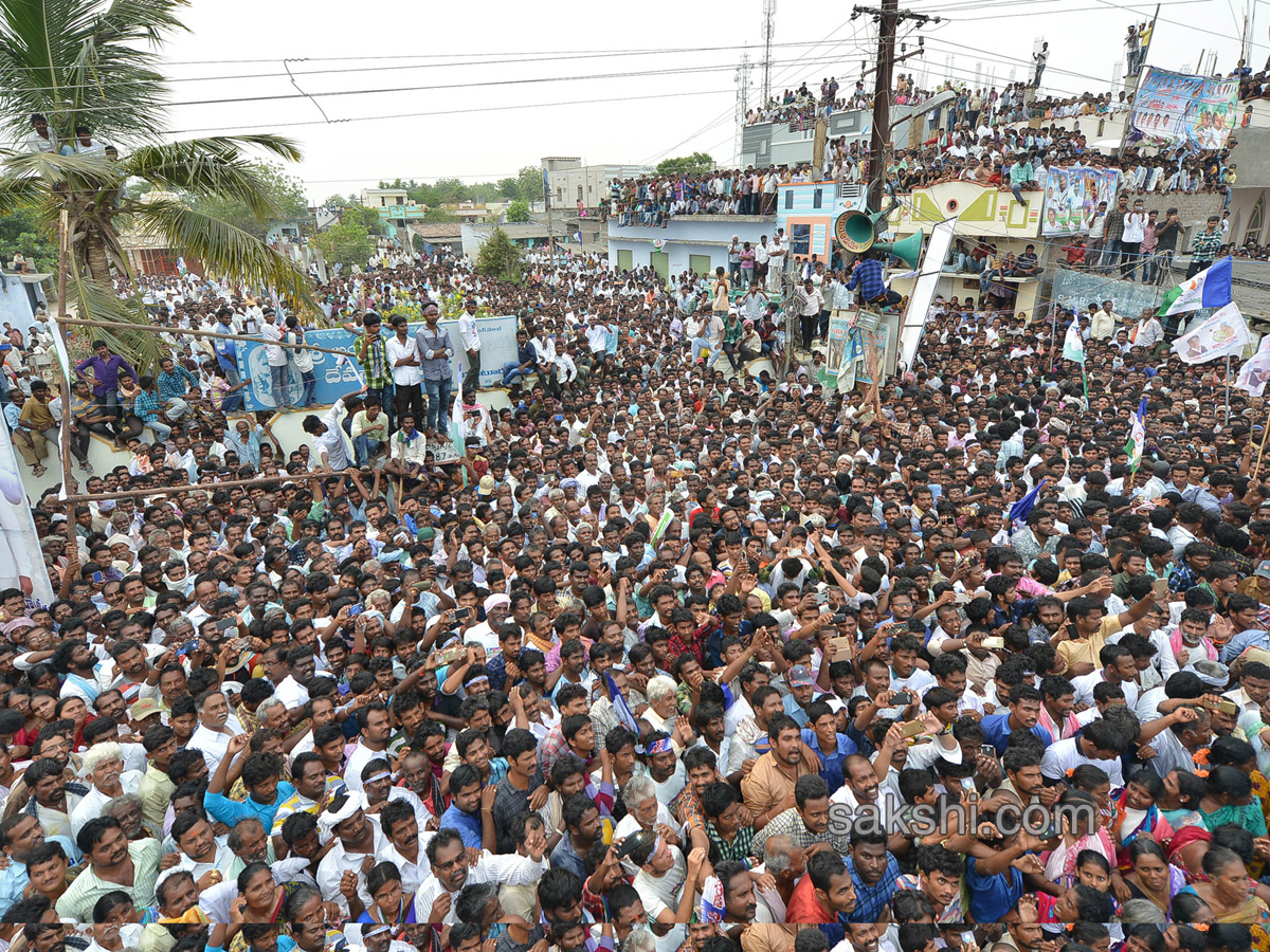 YS Jagan PrajaSankalpaYatra day 123 ends - Sakshi7