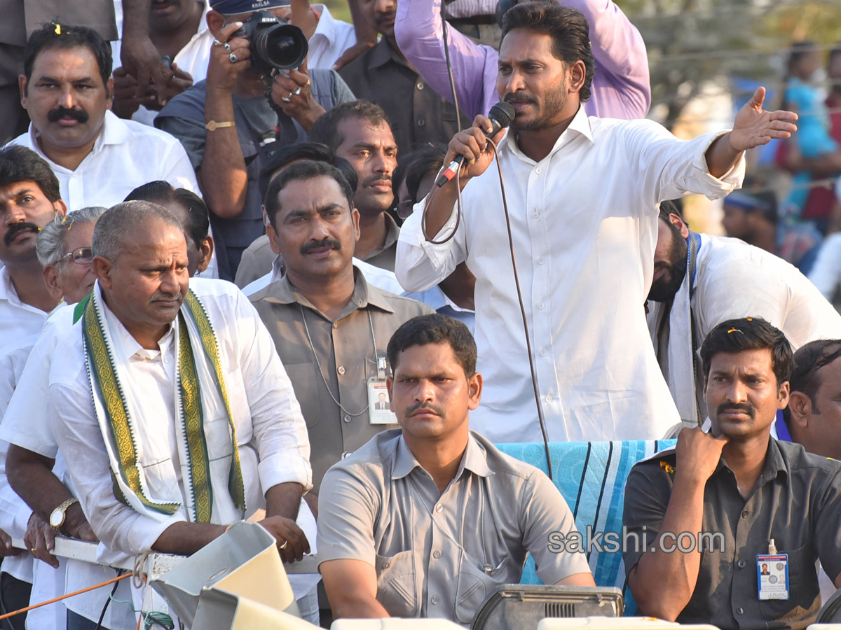 ys jagan 105 day prajasankalpayatra completed - Sakshi6