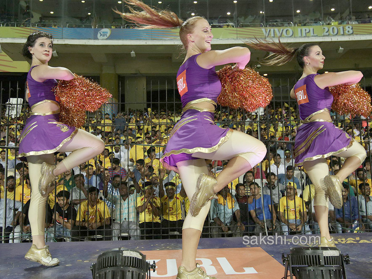 chennai super kings beat kkr-5 wickets - Sakshi13