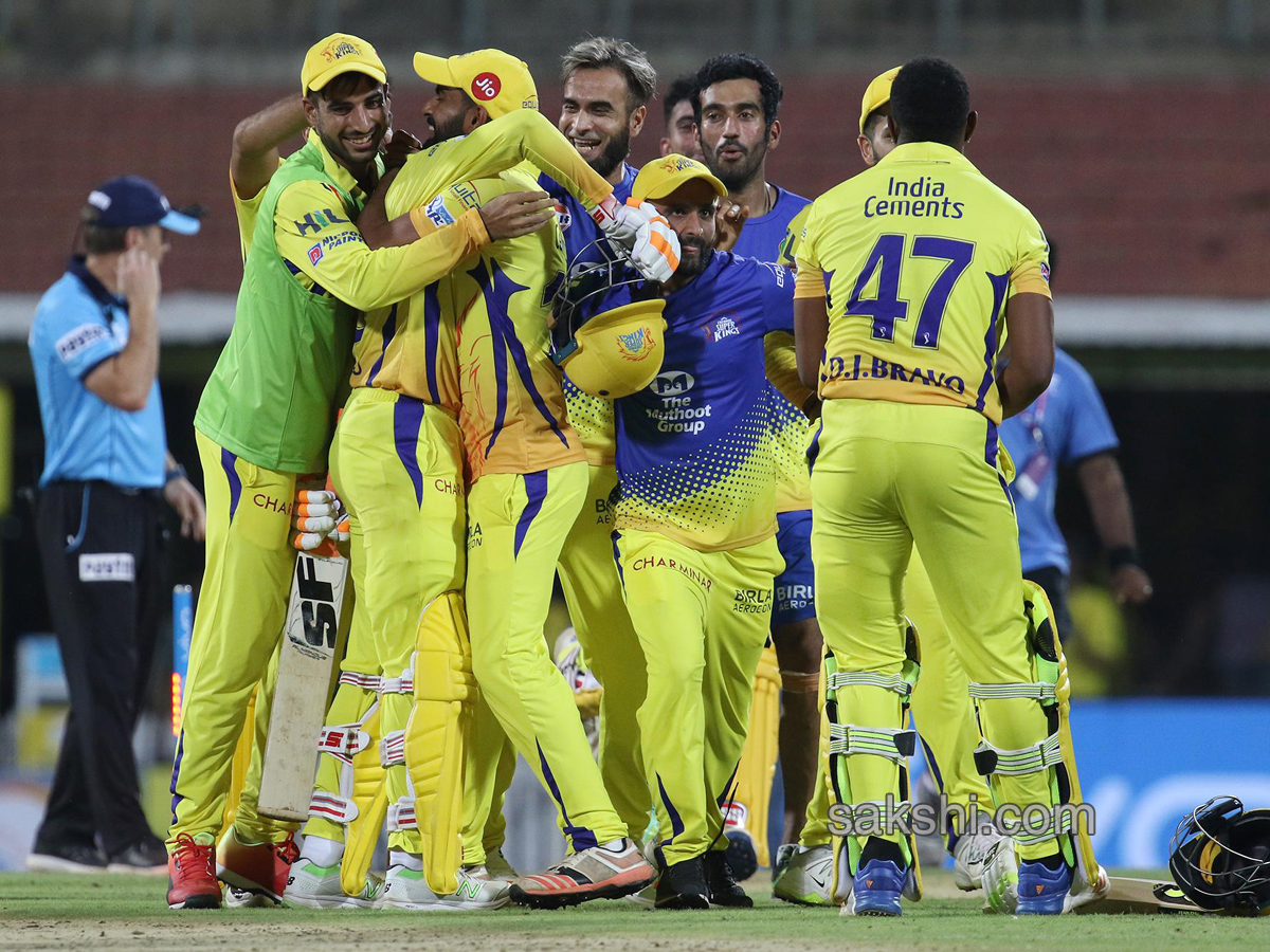 chennai super kings beat kkr-5 wickets - Sakshi1