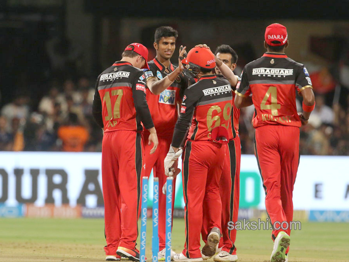 Royal Challengers Bangalore beat Kings XI Punjab by 4 wickets - Sakshi1