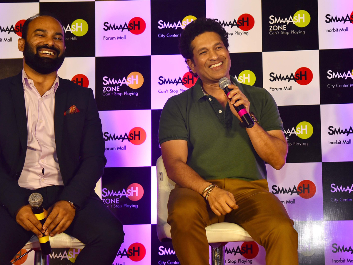 Sachin Tendulkar at Forum Mall Hyderabad - Sakshi6