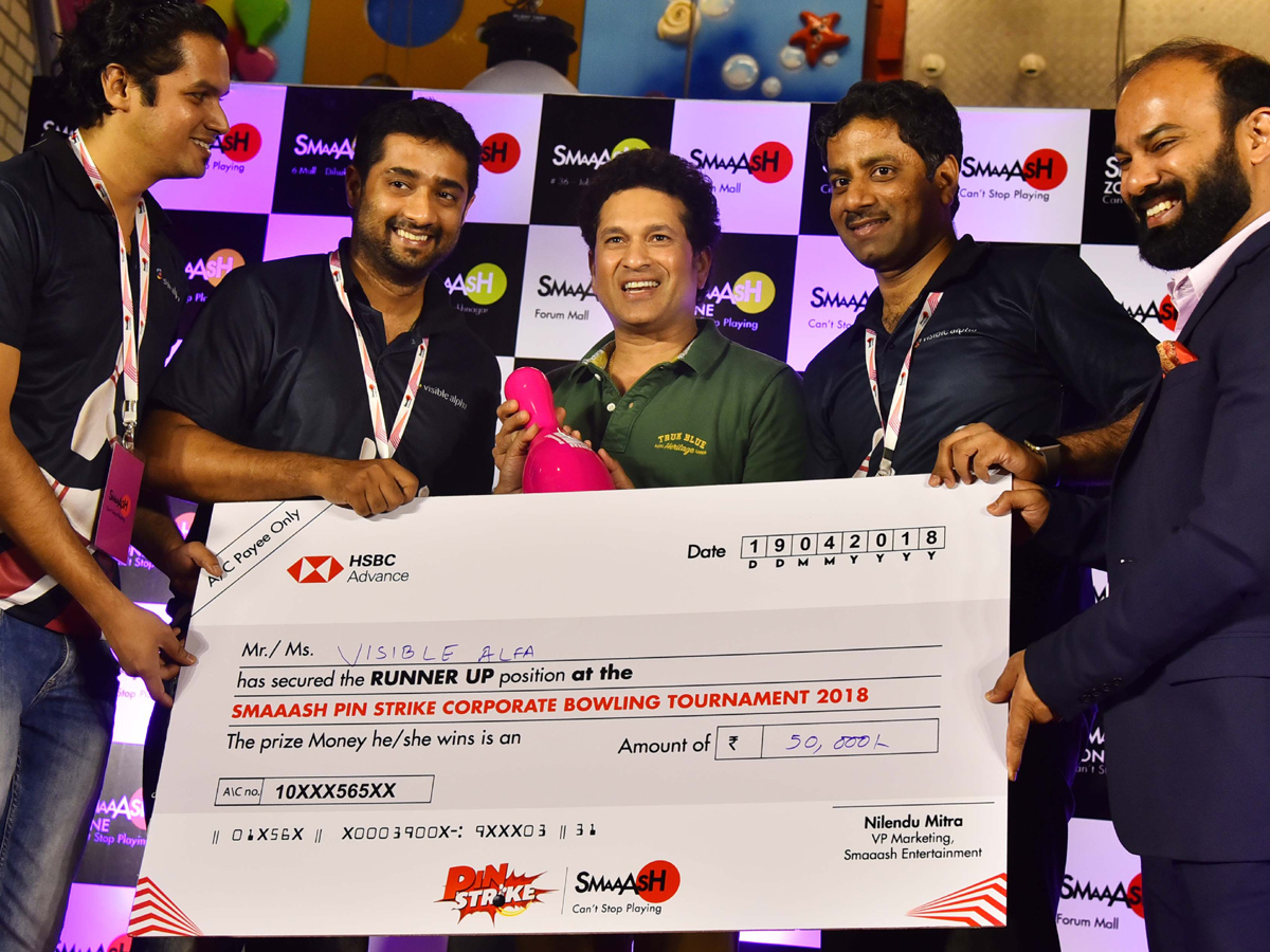 Sachin Tendulkar at Forum Mall Hyderabad - Sakshi9