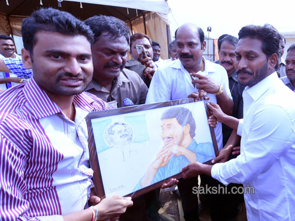 YS Jagan PrajaSankalpaYatra 144th day Photo Gallery - Sakshi1