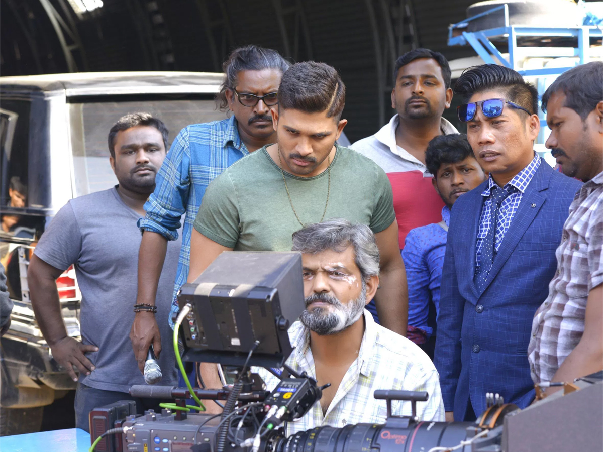 Naa Peru Surya Naa Illu India Working Stills Photo Gallery - Sakshi17