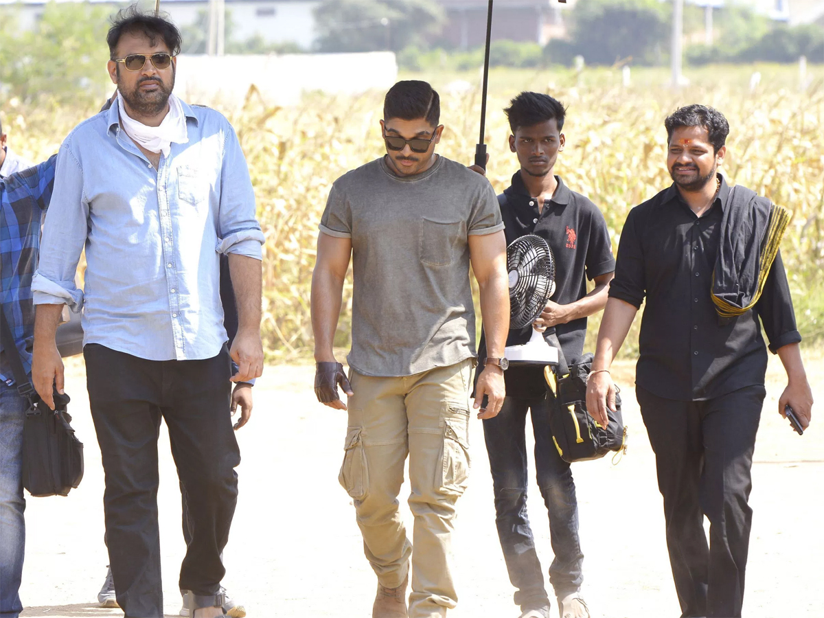 Naa Peru Surya Naa Illu India Working Stills Photo Gallery - Sakshi18