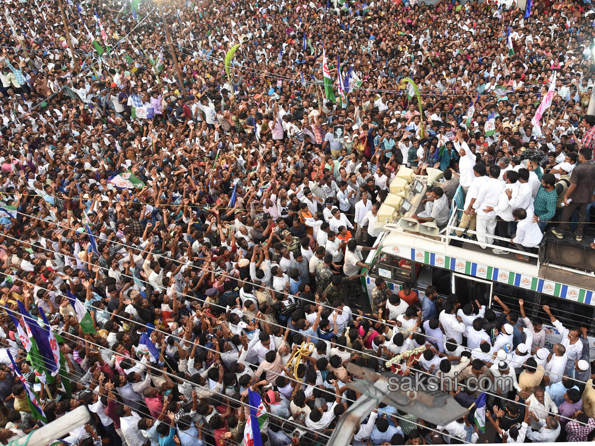 YS Jagan PrajaSankalpaYatra 150th day end Photo Gallery - Sakshi13
