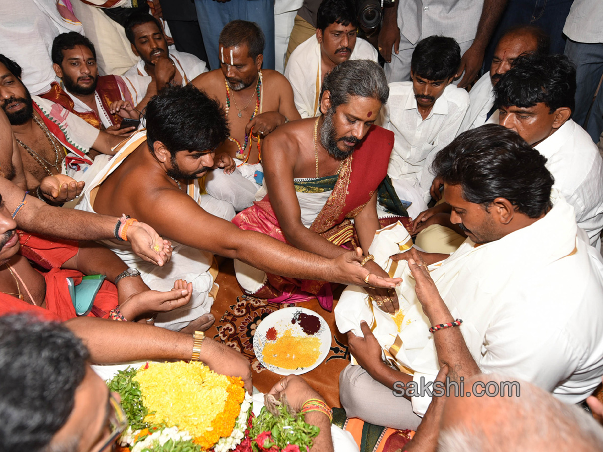 YS Jagan PrajaSankalpaYatra 150th day end Photo Gallery - Sakshi19