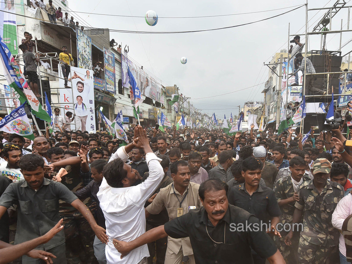 Ys Jagan Padayatra day 169 Images in Saripalli - Sakshi10