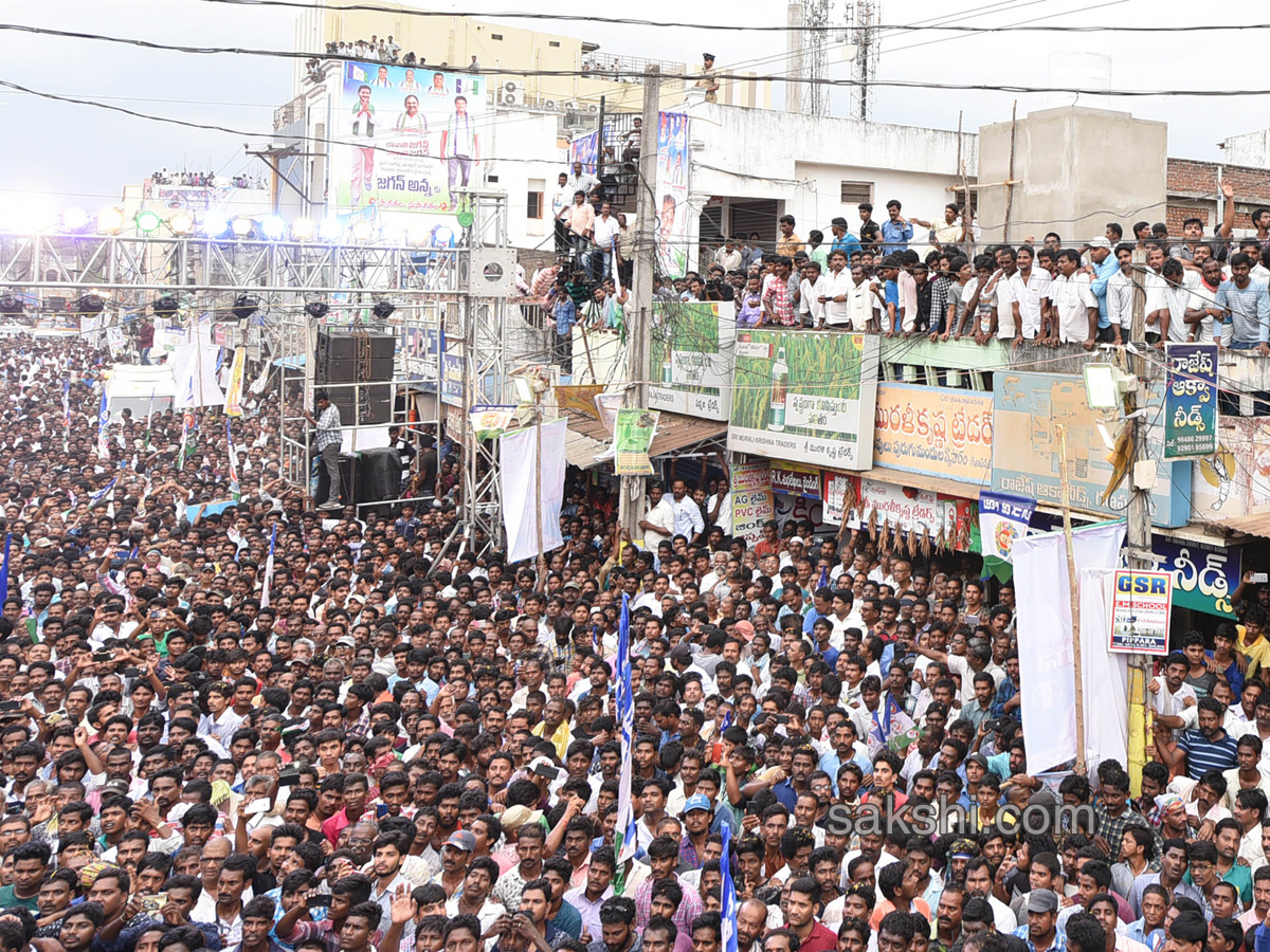 Ys Jagan Padayatra day 169 Images in Saripalli - Sakshi13