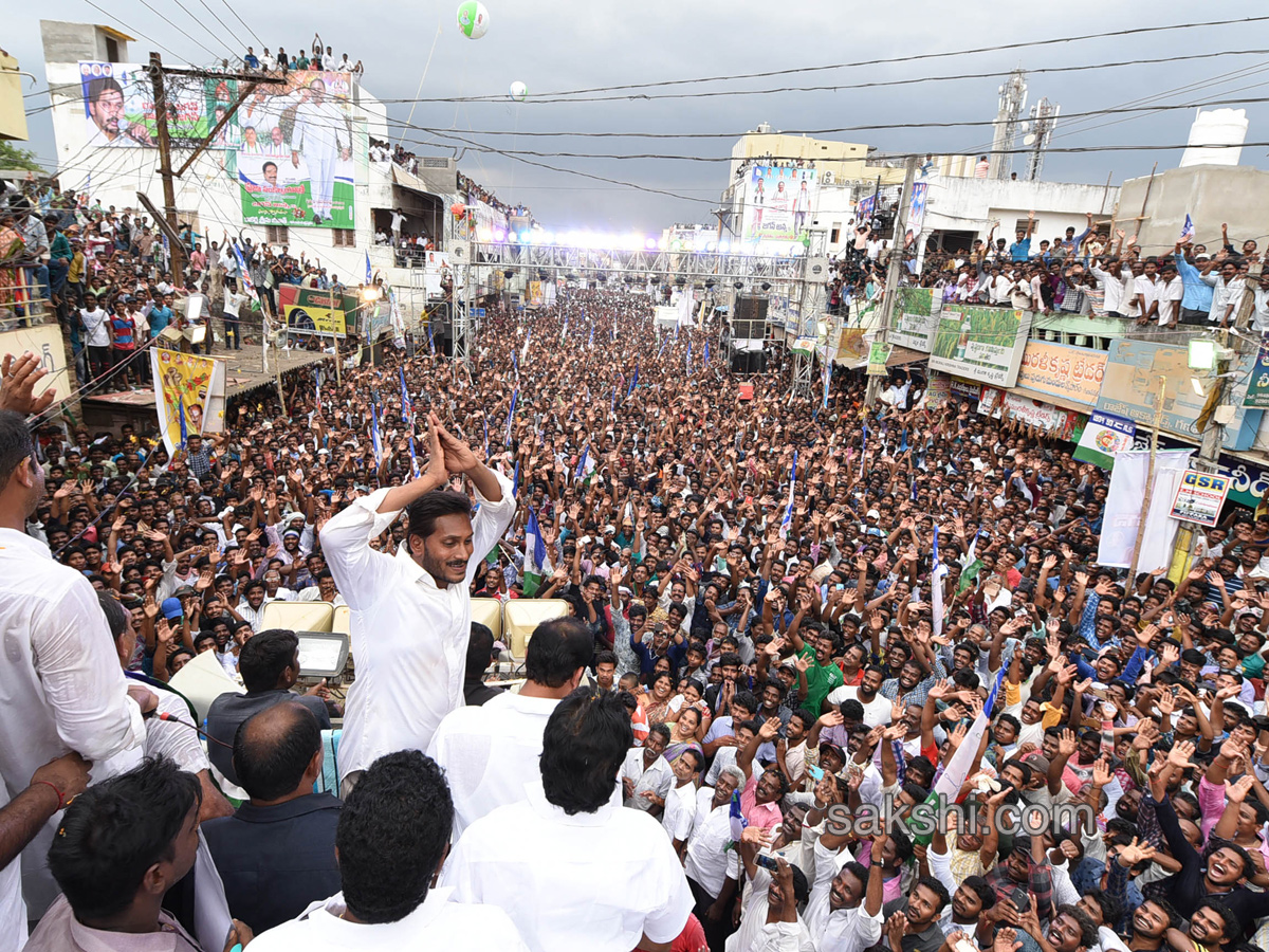 Ys Jagan Padayatra day 169 Images in Saripalli - Sakshi8
