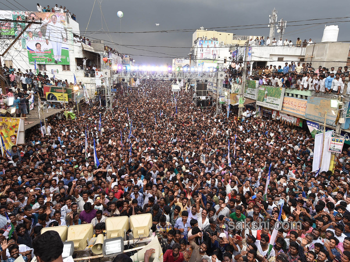 Ys Jagan Padayatra day 169 Images in Saripalli - Sakshi9