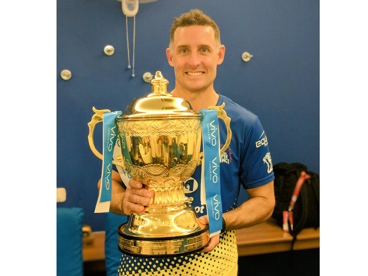 CSK Team Players Celebration with IPL 2018 Trophy Photo Gallery - Sakshi14