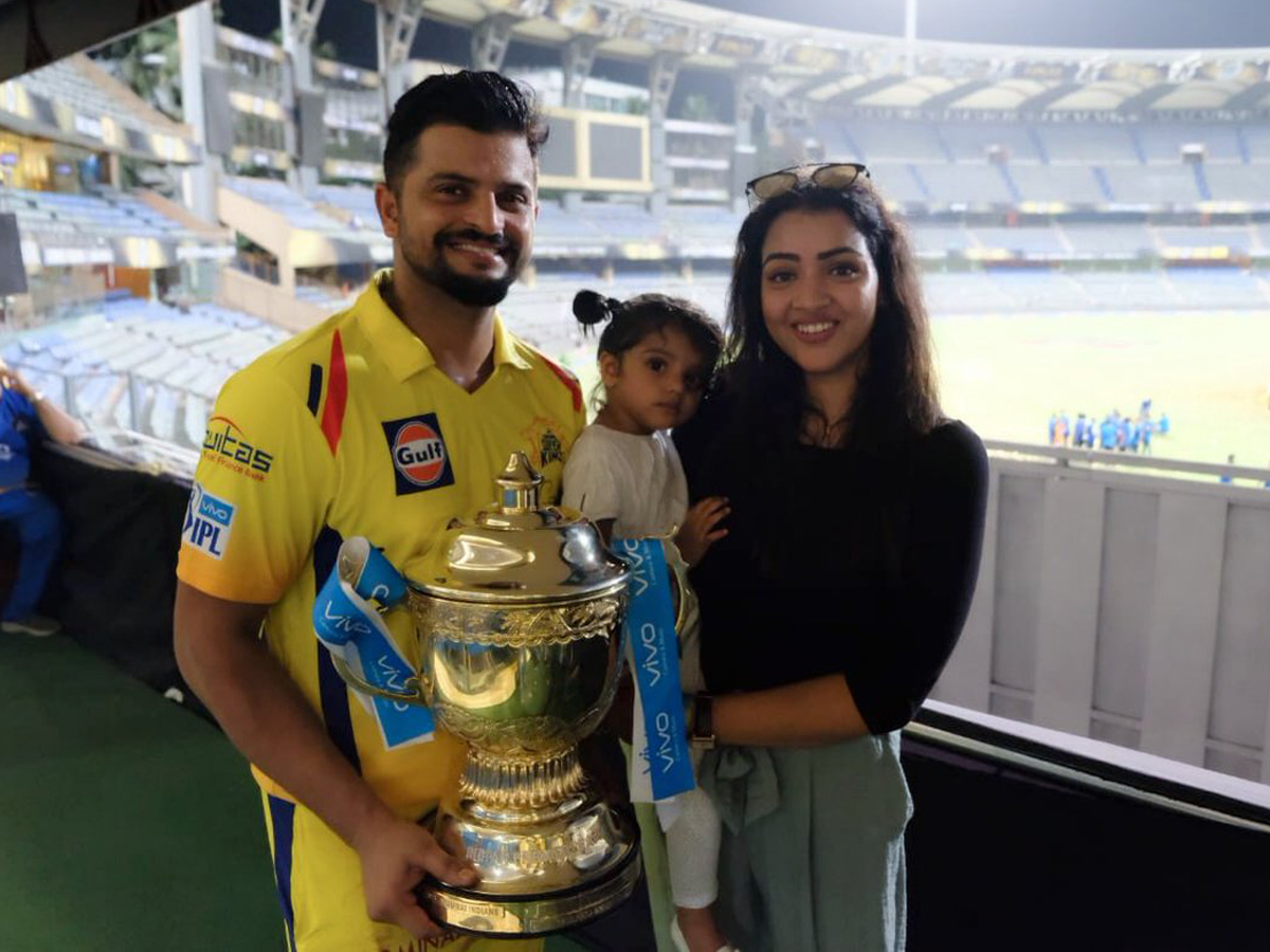 CSK Team Players Celebration with IPL 2018 Trophy Photo Gallery - Sakshi6