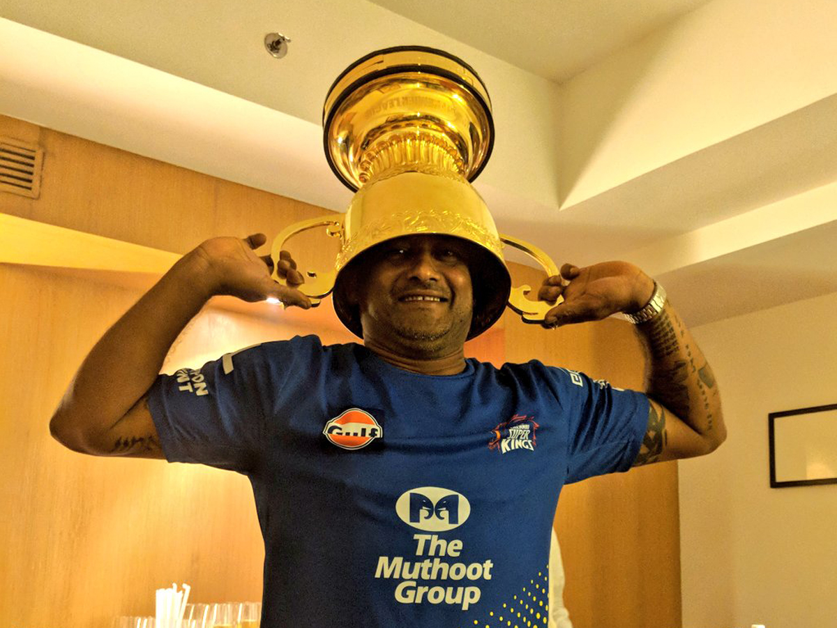 CSK Team Players Celebration with IPL 2018 Trophy Photo Gallery - Sakshi8
