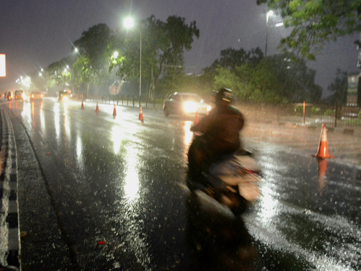Heavy Rain in Hyderabad Photo Gallery - Sakshi18
