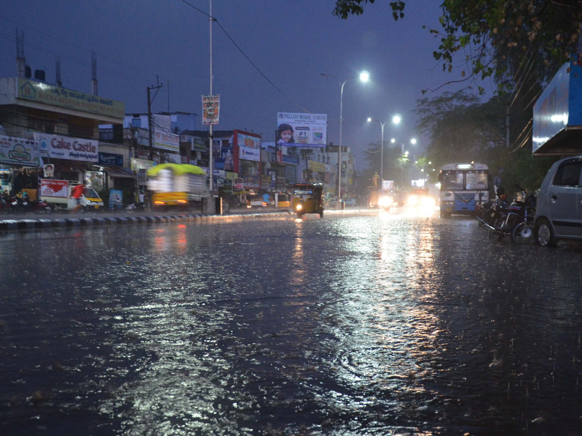 Heavy Rain in Hyderabad Photo Gallery - Sakshi4