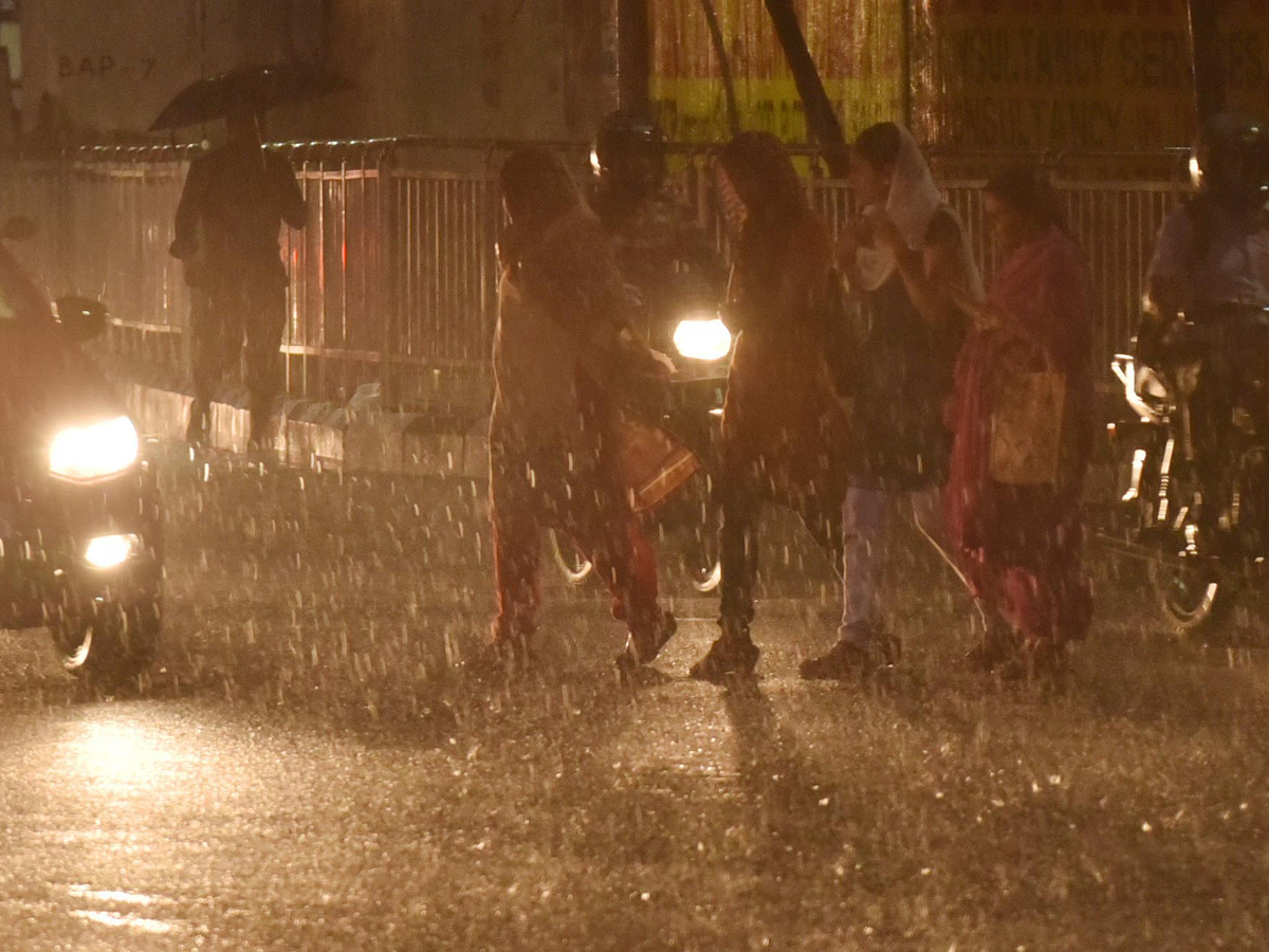 Heavy Rain in Hyderabad Photo Gallery - Sakshi5