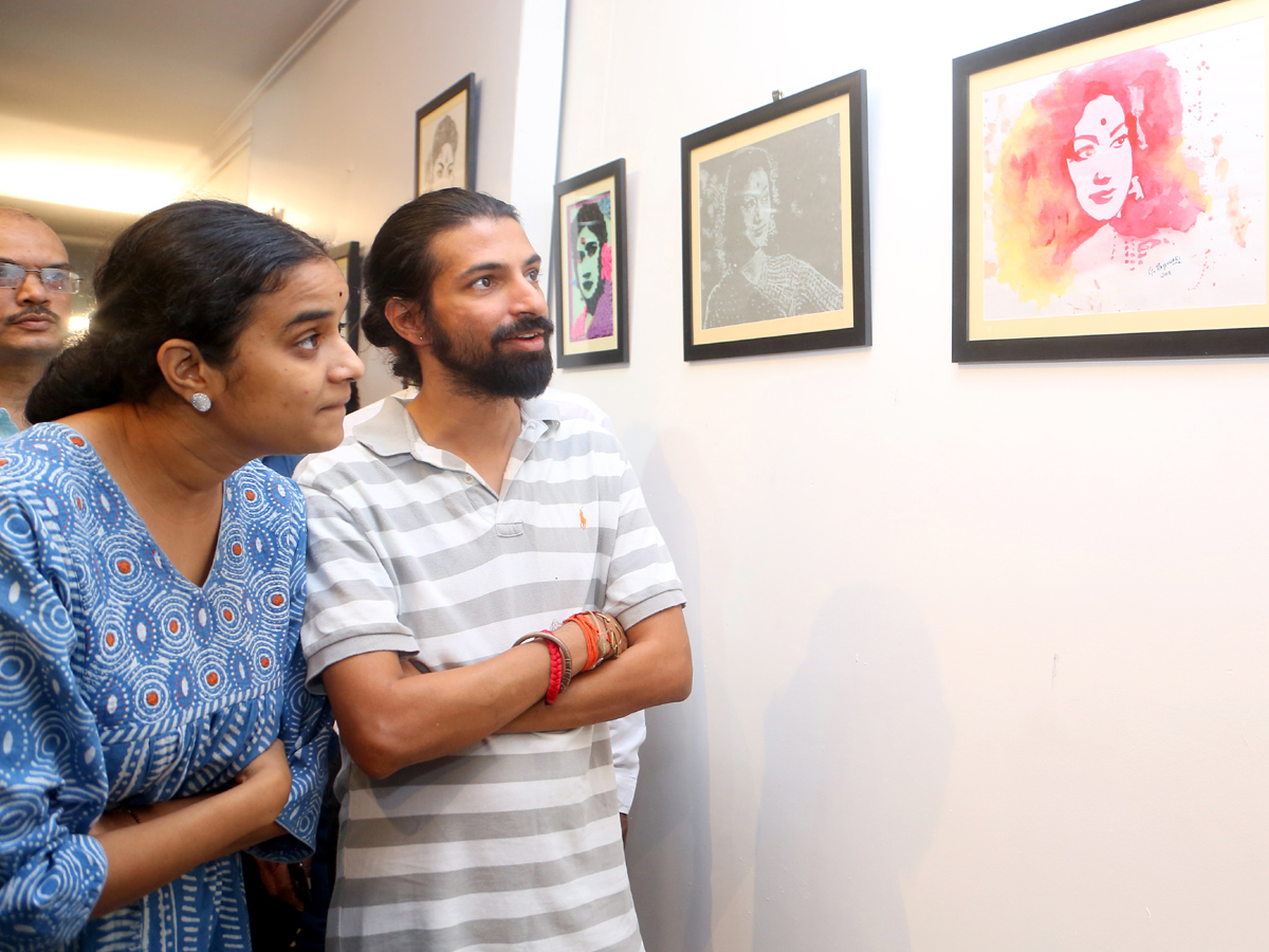 Mahanati Savitri panting at jnafau students photo gallery - Sakshi1