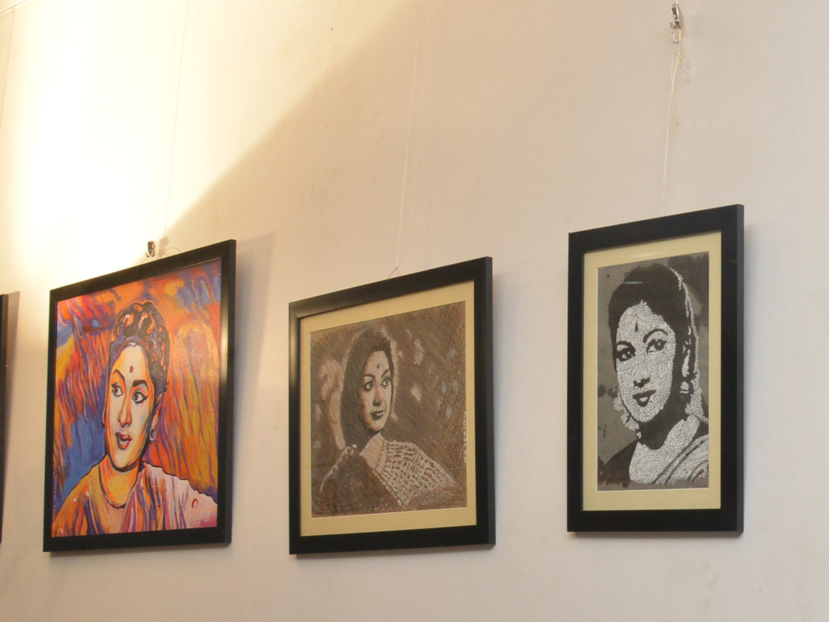 Mahanati Savitri panting at jnafau students photo gallery - Sakshi10
