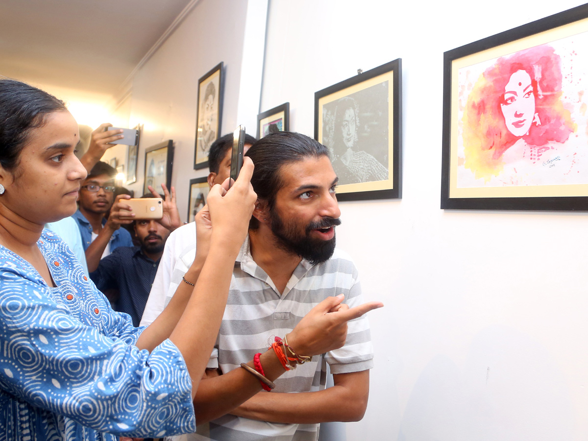 Mahanati Savitri panting at jnafau students photo gallery - Sakshi4