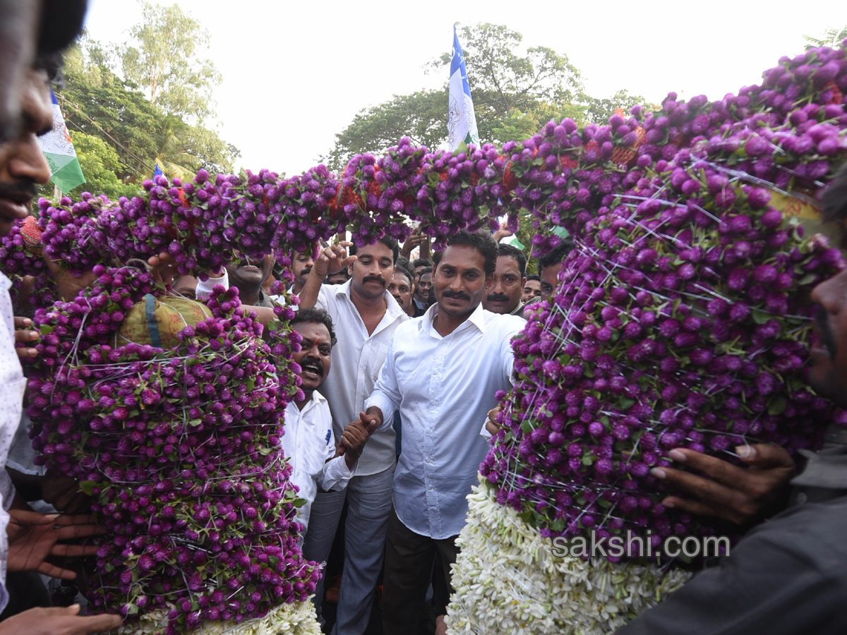 Ys Jagan Mohan Reddy Padayatra day 177 photos palakollu - Sakshi10